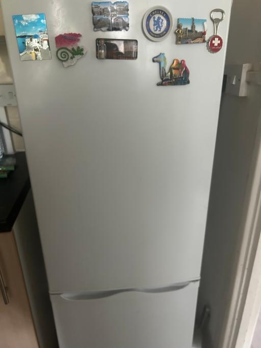 Buy & Sell Central London Cannon Street Station - Central London - Photos for Medium size white fridge