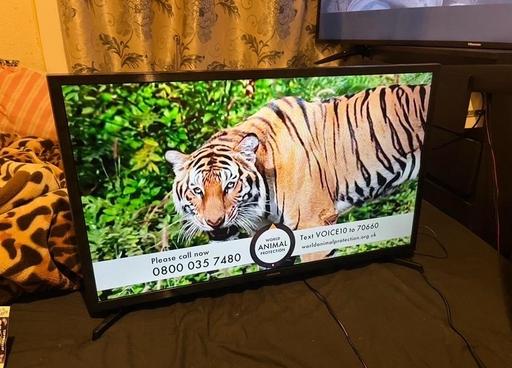 Buy & Sell South East London Croydon - Photos for SAMSUNG 32” INCH SMART TV-LIKE NEW-DEL. AV
