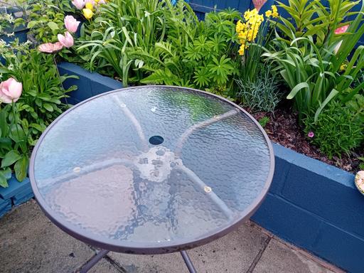 Buy & Sell Shropshire Telford and Wrekin - Photos for glass garden table like new £10 ono