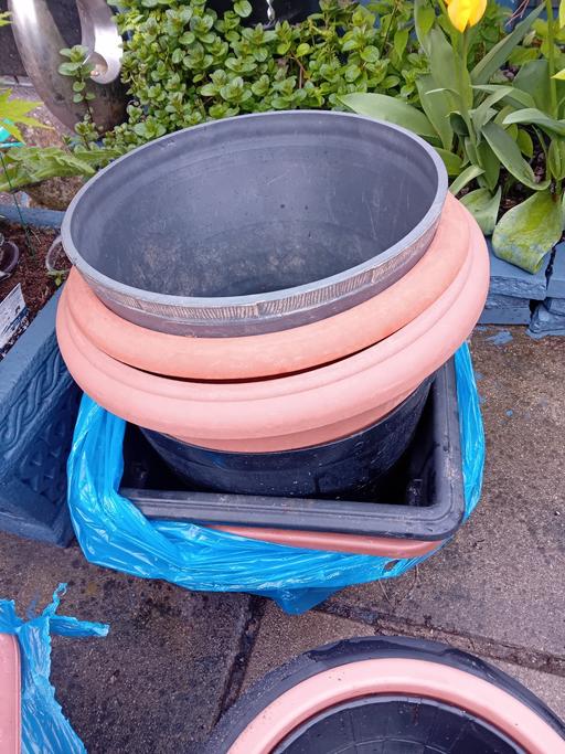 Buy & Sell Shropshire Telford and Wrekin - Photos for 19 plastic garden pots different shapes £6