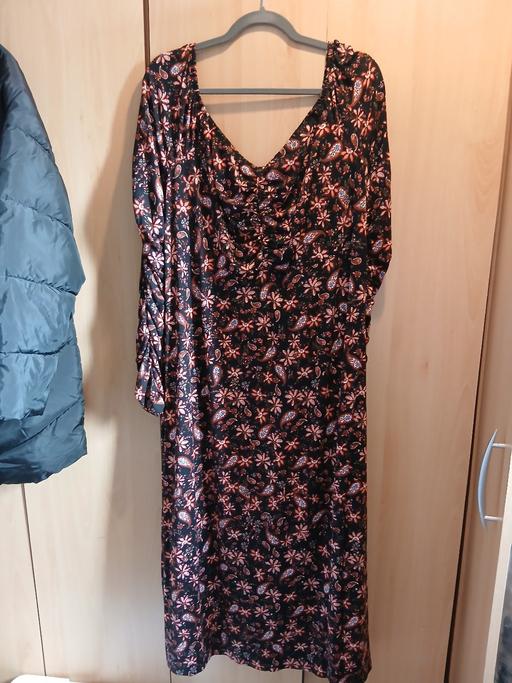 Buy & Sell North Ayrshire Glengarnock - North Ayrshire - Photos for Beautiful SIMPLY BE black/pink floral dress.
