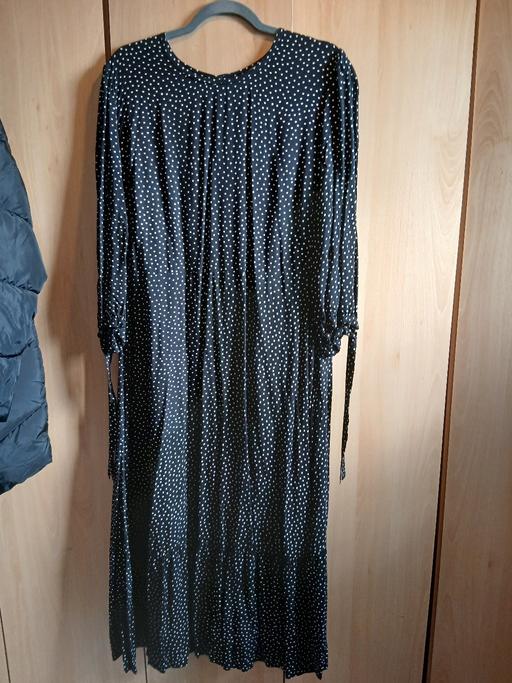 Buy & Sell North Ayrshire Glengarnock - North Ayrshire - Photos for Lovely polka dot dress.