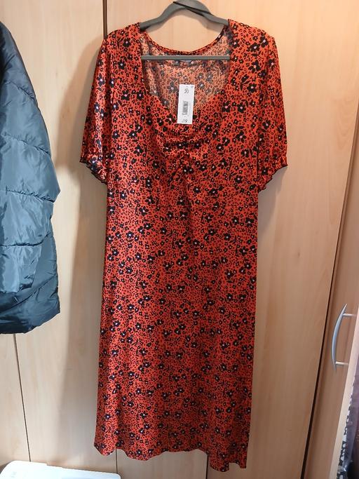 Buy & Sell North Ayrshire Kilbirnie - North Ayrshire - Photos for New Red Floral Dress. Size 20.