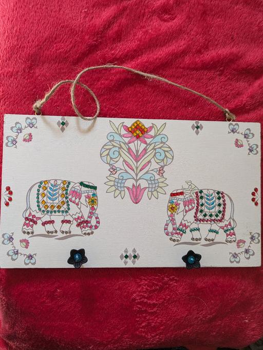 Buy & Sell Shropshire Telford and Wrekin - Photos for ASIAN INSPIRED WOODEN BOARD WITH 2 PEG HOOKS