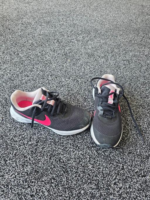 Buy & Sell West Midlands Walsall - Photos for Girls nike Trainers size Uk3, Vgc