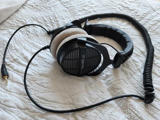Buy & Sell Barking and Dagenham Rush Green - Barking and Dagenham - Photos for DT 990 pro Legendary headphones