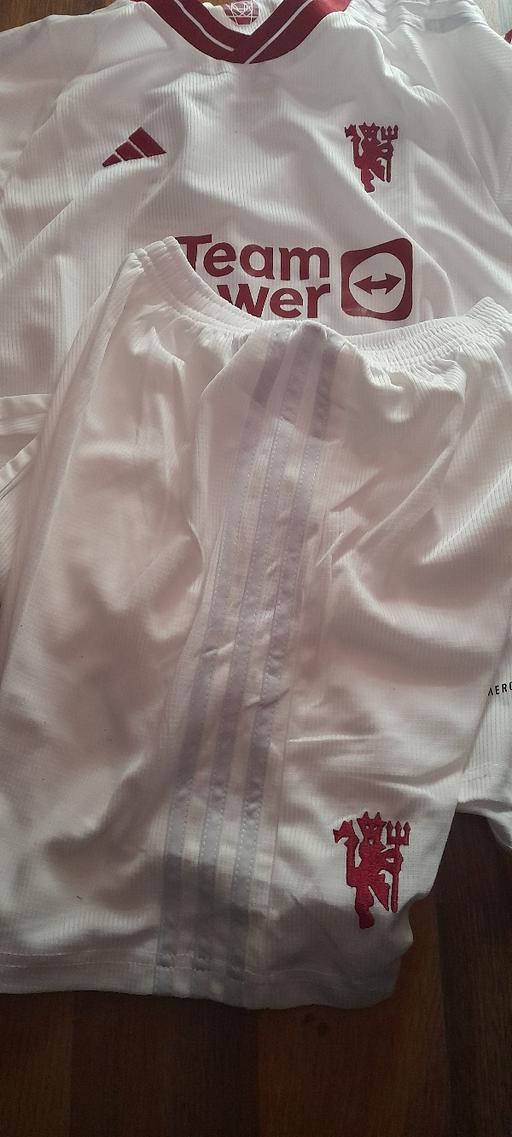 Buy & Sell West Midlands Walsall - Photos for man United kit 10/13 yrs