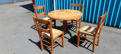 Buy & Sell Staffordshire South Staffordshire - Photos for Circular Pine Dining Table and Chairs