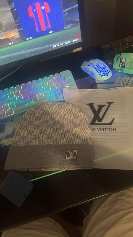Buy & Sell Buckinghamshire Milton Keynes - Photos for LV Beanie