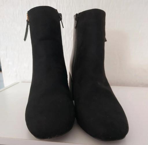 Buy & Sell West Sussex Adur - Photos for Ladies Ankle Heel Boots Size 4