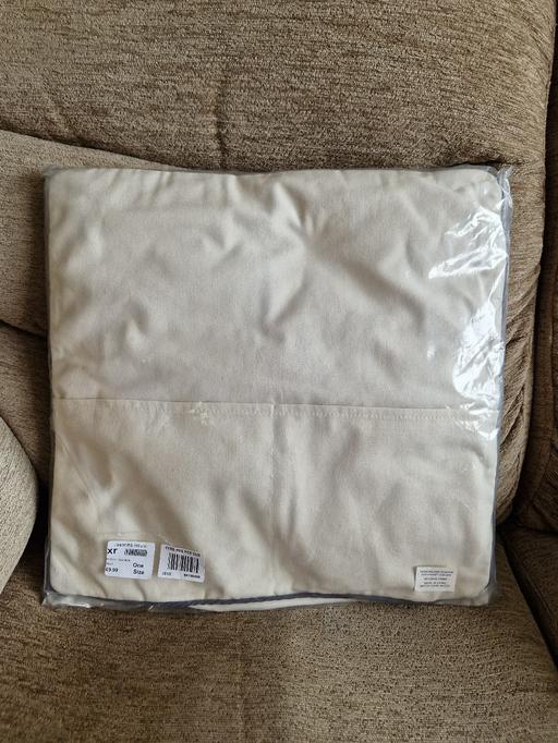 Buy & Sell Kent Thanet - Photos for bn cushion with pockets for controls etc
