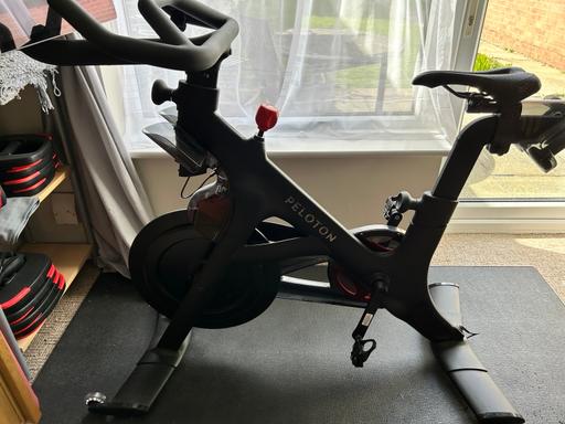 Buy & Sell West Yorkshire Leeds - Photos for Peloton+ bike, mat & 2lb dumbbells