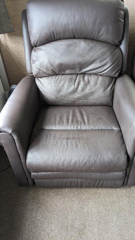 Buy & Sell West Midlands Sandwell - Photos for Careco Riser recliner