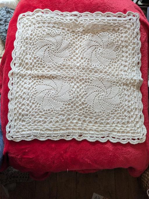 Buy & Sell Shropshire Telford and Wrekin - Photos for VINTAGE HOMEMADE CROCHETED CUSHION COVER