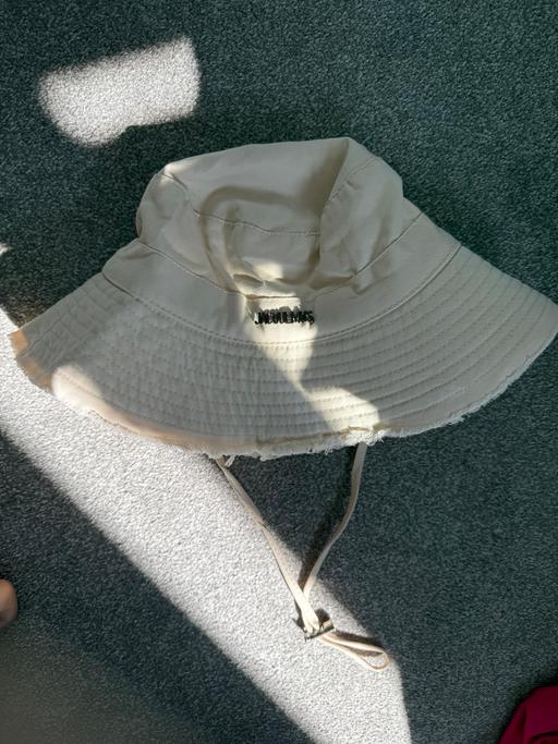Buy & Sell Kent Tunbridge Wells - Photos for Jacquemes Bucket Hat