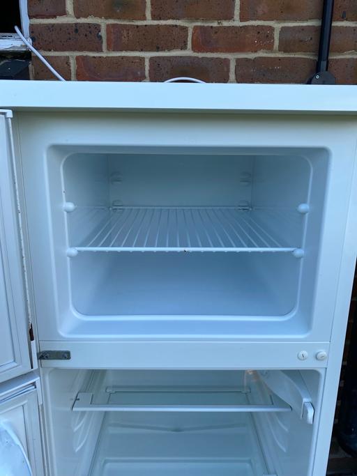 Buy & Sell South East London Foots Cray - South East London - Photos for Zanussi fridge freezer ZRT18100WA