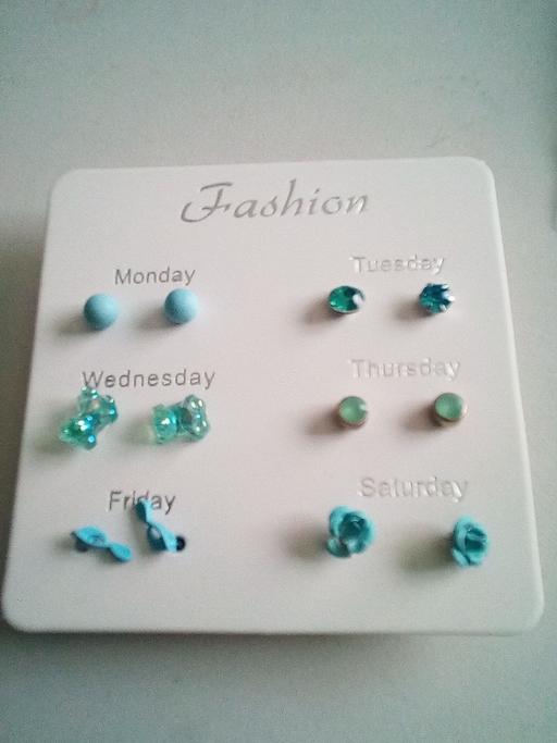 Buy & Sell Lincolnshire East Lindsey - Photos for brand new carded set of ladies stud earrings