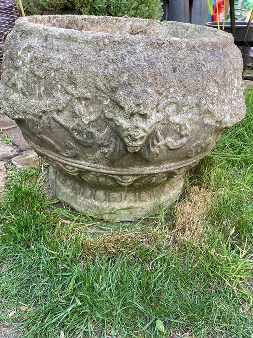 Buy & Sell Surrey Surrey Heath - Photos for Heavy stone planters
