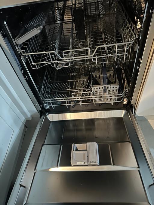 Buy & Sell Barking and Dagenham Dagenham - RM9 - Photos for Samsung freestanding Dishwasher £300 Ono