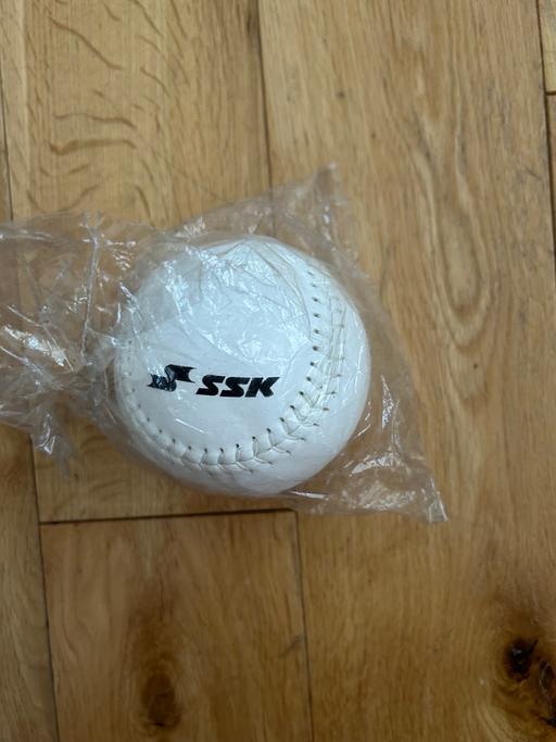 Buy & Sell Surrey Spelthorne - Photos for Cricket training ball