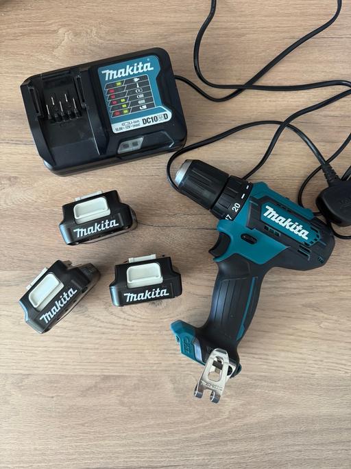 Buy & Sell Lincolnshire West Lindsey - Photos for Makita drill with 3 battery’s and charger