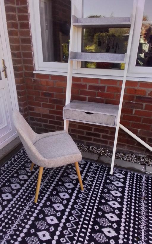 Buy & Sell Greater Manchester Wigan - Photos for LADDERED SHELVING STAND +CHAIR