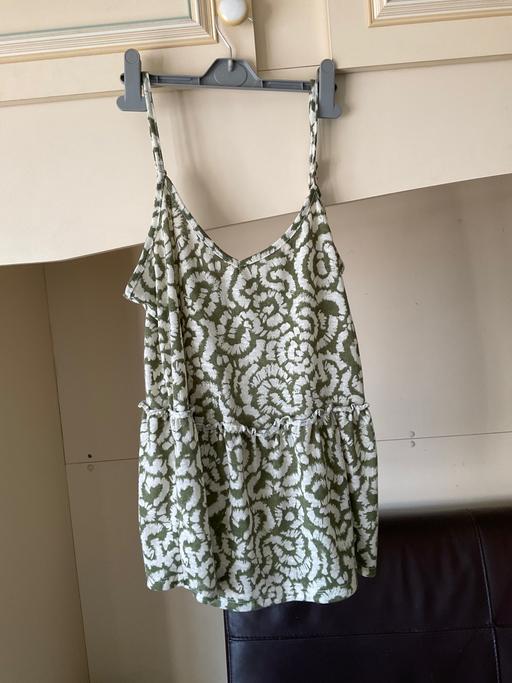 Buy & Sell West Midlands Sandwell - Photos for Strappy top