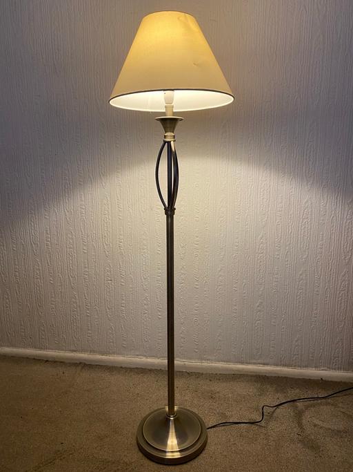 Buy & Sell County Durham Trimdon - County Durham - Photos for Brass floor lamp with shade