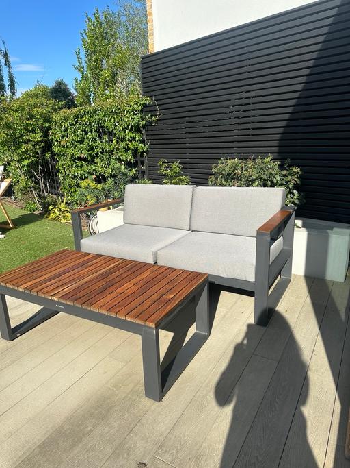 Buy & Sell South West London Barnes - South West London - Photos for Outdoor sofa with table
