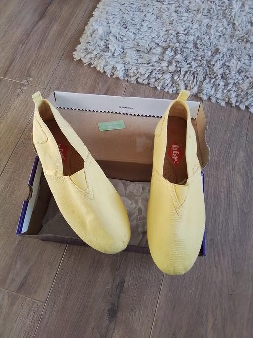 Buy & Sell Bells Mill Dudley - Photos for size 6 Lee Cooper canvas pumps