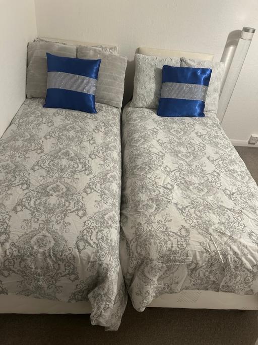 Buy & Sell East Ayrshire Kilmarnock - KA3 - Photos for 2 x small motorised single beds