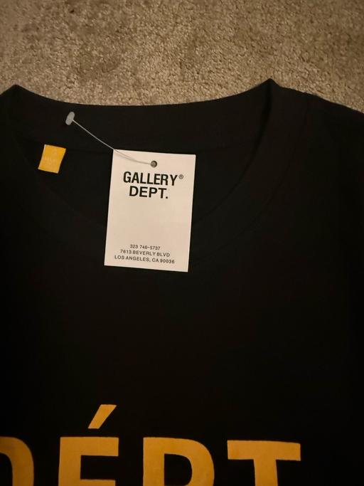 Buy & Sell Buckinghamshire High Wycombe - HP13 - Photos for Men’s Gallery Dept Black Print T-Shirt