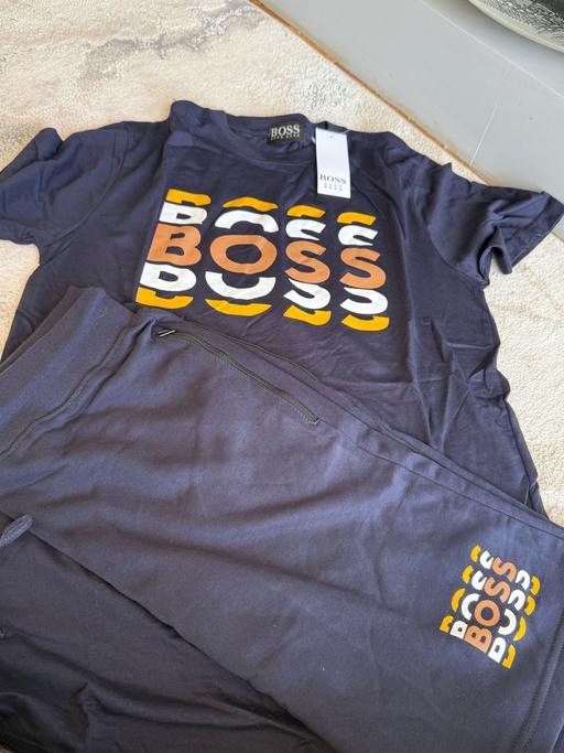Buy & Sell Buckinghamshire High Wycombe - HP13 - Photos for BOSS T-Shirt & Shorts Set – Size Medium