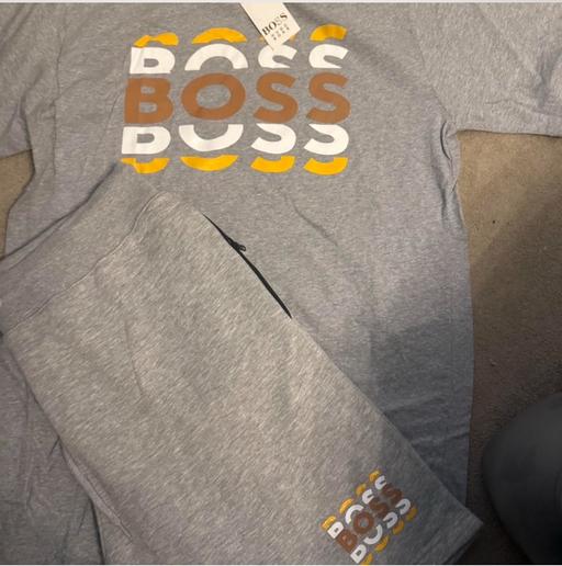 Buy & Sell Buckinghamshire Taplow - Buckinghamshire - Photos for BOSS Men’s T-Shirt & Shorts Set - Grey