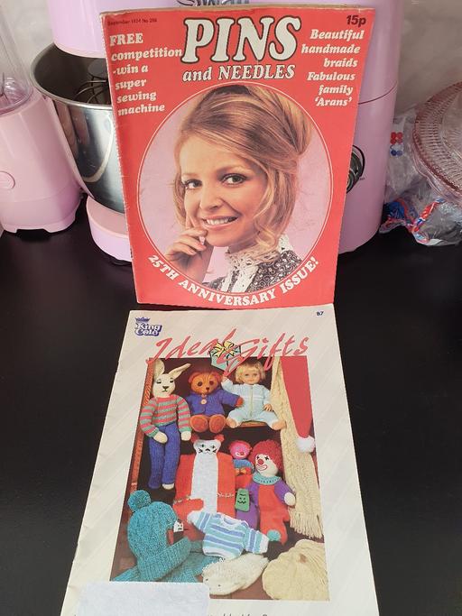 training West Midlands Dudley - Photos for vintage knitting magazines x 2