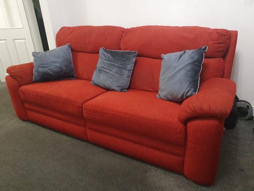 Buy & Sell North West London Sudbury - HA1 - Photos for 3 + 2 Sofa Set with Footstool for Sale