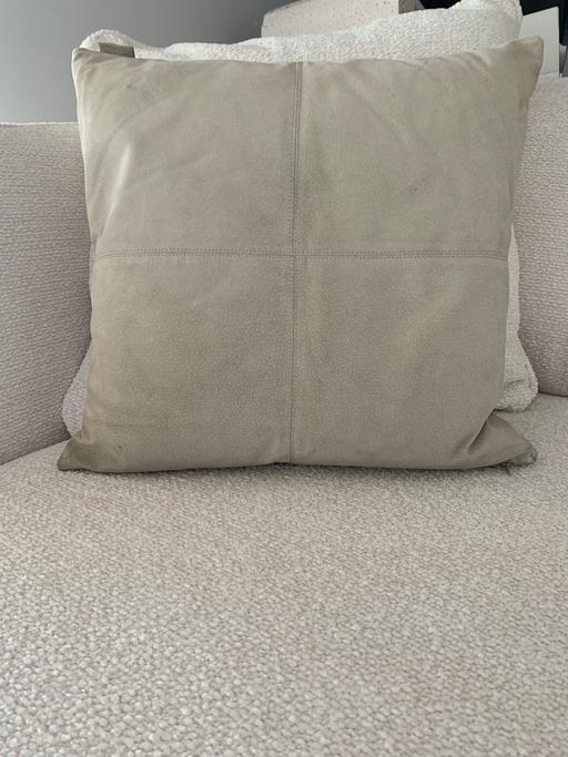 Buy & Sell North London Upper Holloway - North London - Photos for Suede cushions x3