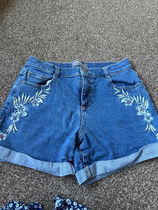 Buy & Sell South East London New Eltham - South East London - Photos for Ladies shorts size 10