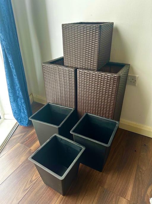 Buy & Sell North London Tottenham Hale - N17 - Photos for Long rattan furniture Indoor/outdoor planter
