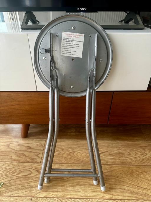 Buy & Sell North London Tottenham Hale - N17 - Photos for Fold away stool strong enough to hold a tv