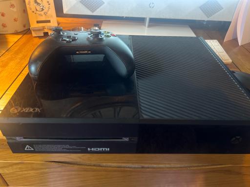 Buy & Sell West Midlands Dudley - Photos for Xbox one with controller