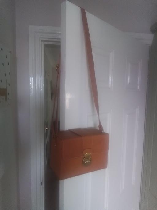 Buy & Sell West Midlands Walsall - Photos for BRAND NEW NO TAG TAN BOX HANDBAG