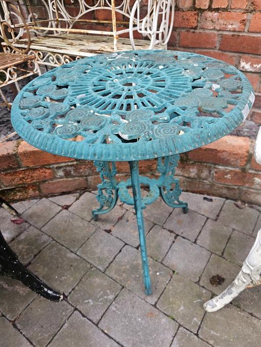 Buy & Sell West Midlands Dudley - Photos for CAST IRON OUTDOOR TABLE