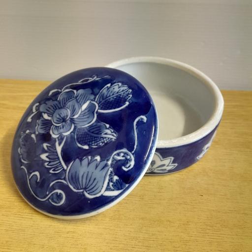 Buy & Sell Lancashire South Ribble - Photos for BLUE PORCELAIN TRINKET BOX