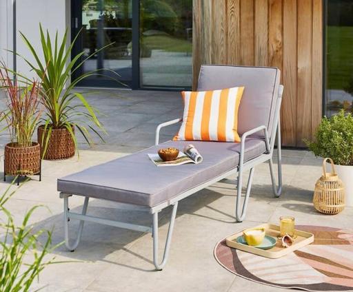 Buy & Sell West Yorkshire Wakefield - Photos for Grey padded metal lounger