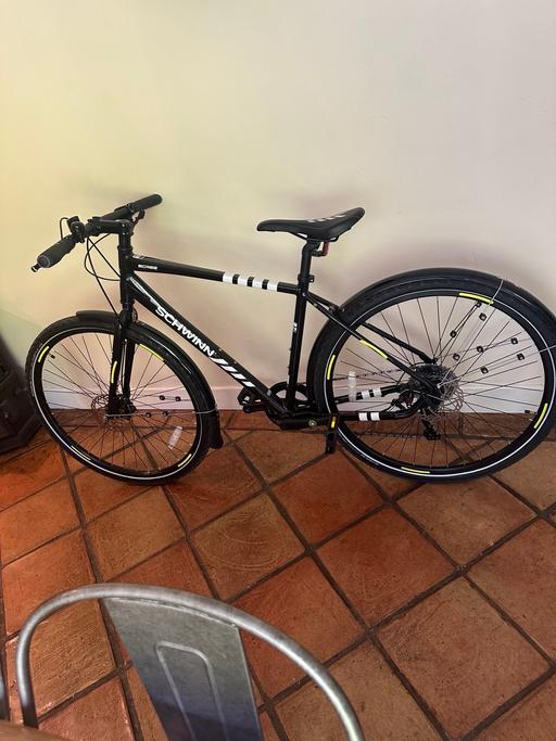 Buy & Sell West Midlands Wolverhampton - Photos for Schwinn scree hybrid bike NEW