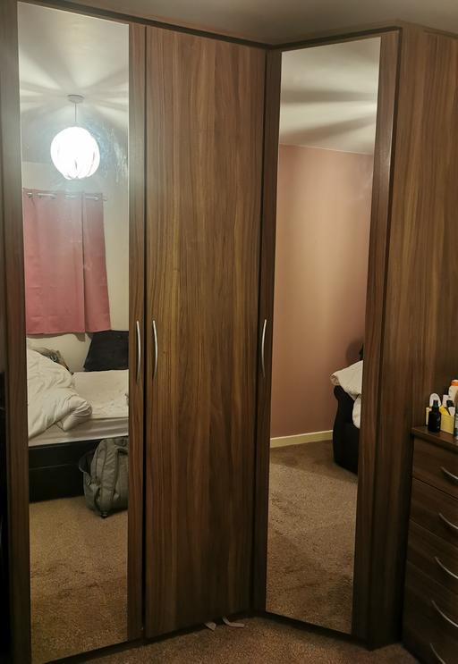 Buy & Sell North London Manor House - North London - Photos for wardrobe, chest of drawers, 2xbedside table