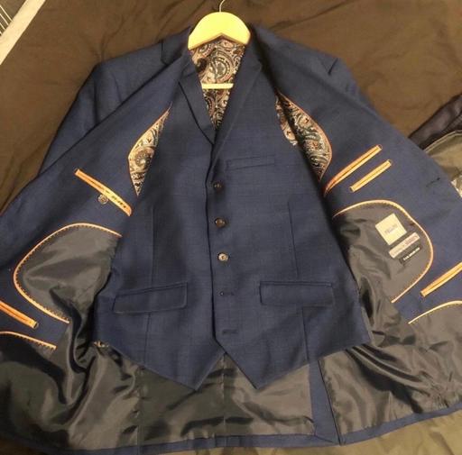 Buy & Sell West Midlands Walsall - Photos for Mens navy check & paisley 3pc suit & bag