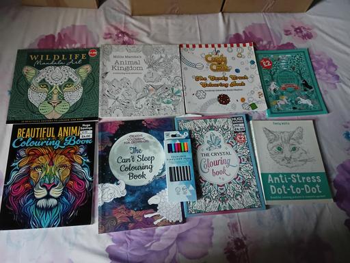 training West Midlands Wolverhampton - Photos for Bundle of Adult Colouring books with felt tip