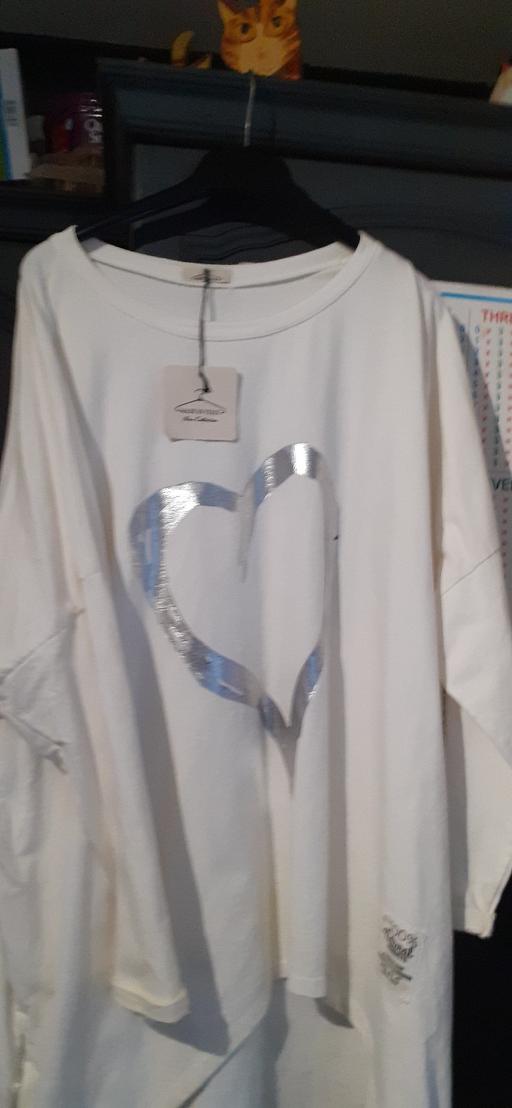Buy & Sell Kent Dartford - Photos for LADIES LONGLINE WHITE TOP